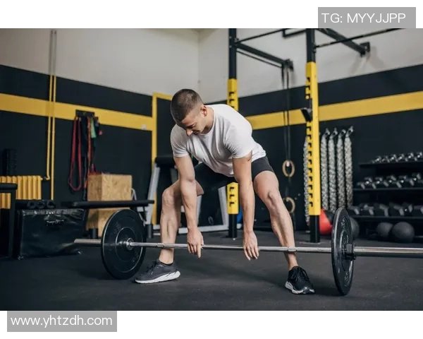 掌握哑铃基础动作提升力量与塑形的全面指南